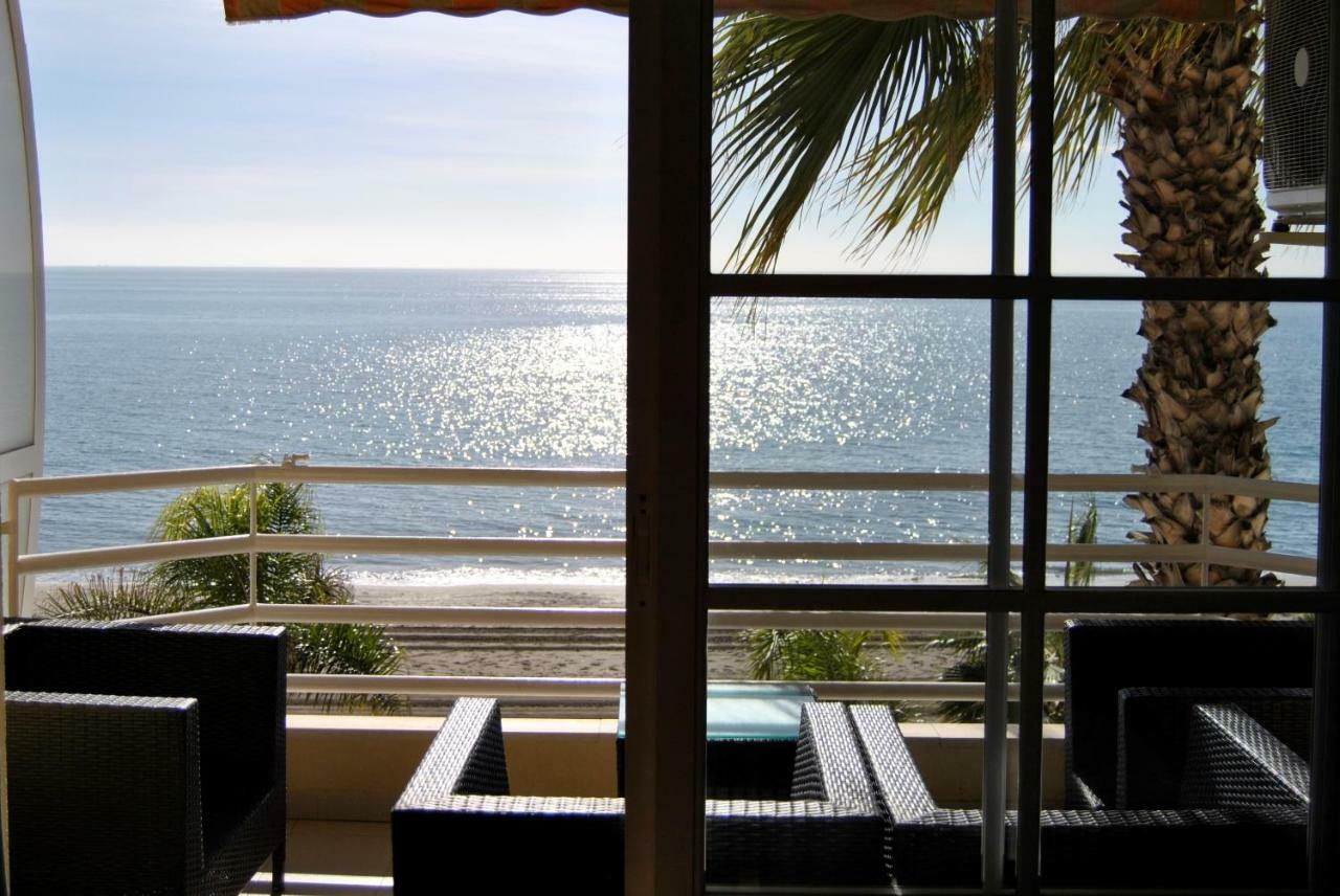 Frente Al Mar,primera Linea Apartment